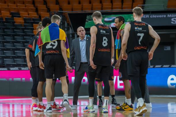 策略和持续 策略和持续